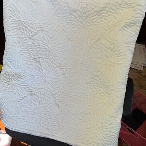 DKNY White King Size Quilt and Shams